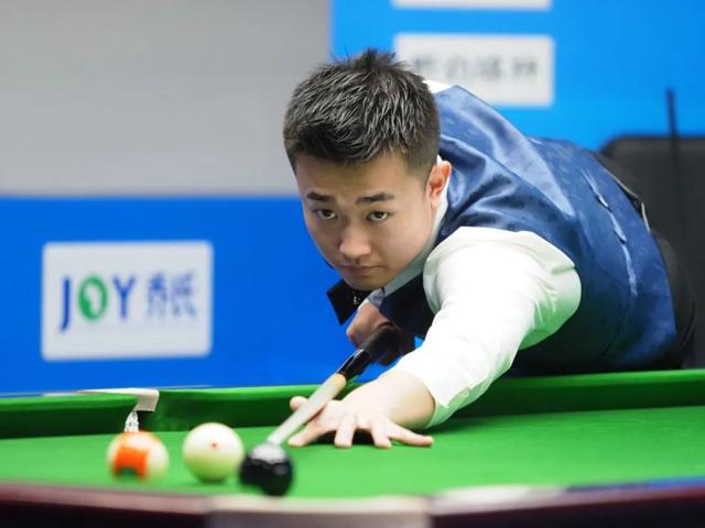 他以速度吃 他以速度吃